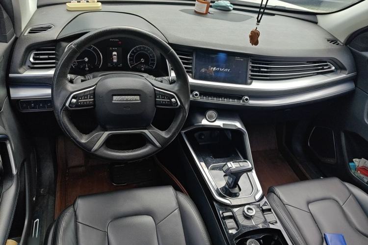 Used Haval H6 2017 Red Label 2.0T Automatic Two-Wheel Drive ZhiShang Model Center Console