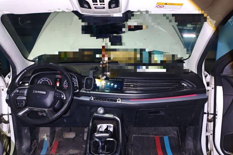 Used Haval H6 2017 Red-Label 1.3T Automatic Two-Wheel Drive ZhiShang Model Center Console