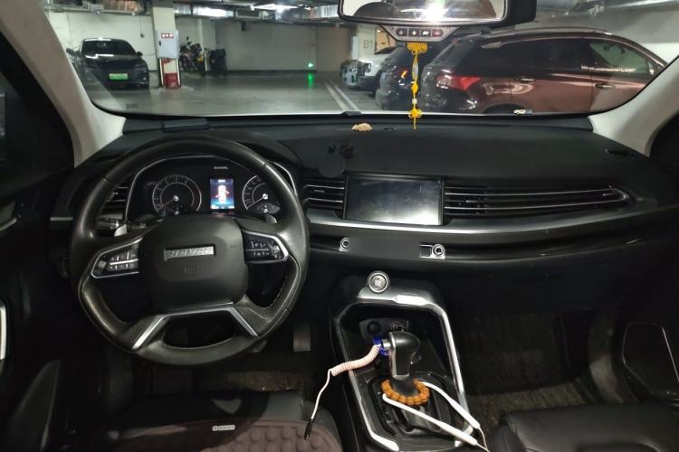 Used Haval H6 2017 Blue Label 1.5T Automatic Two-Wheel Drive ZhiShang Model Center Console