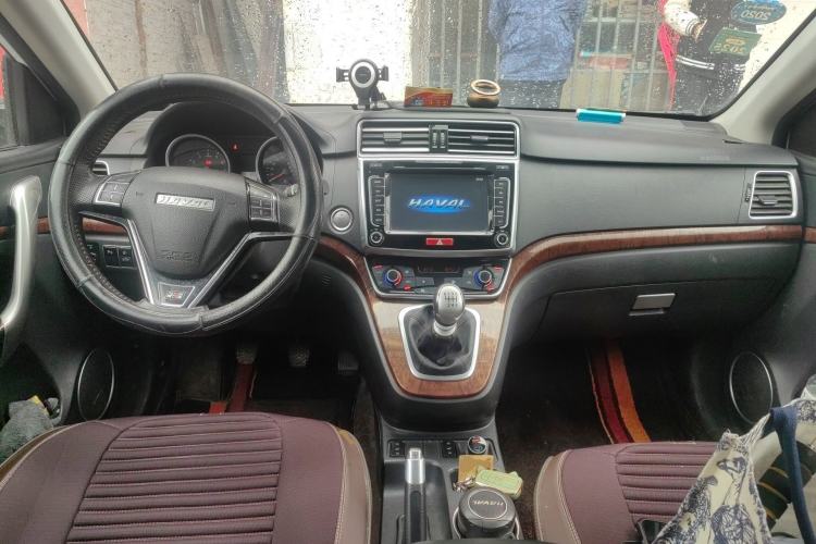 Used Haval H6 2017 Red-Label Sport Edition 1.5T Manual Two-Wheel Drive Elite Model Center Console