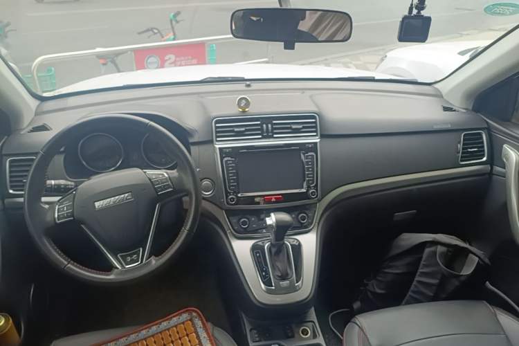 Used Haval H6 2017 Red-Label Sport Edition 1.5T Automatic Two-Wheel Drive Luxury Model Center Console