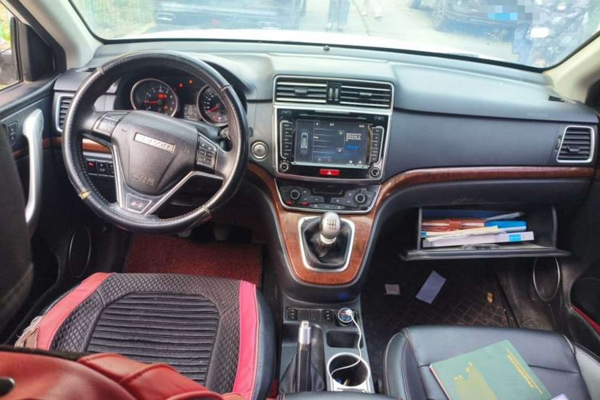 Used Haval H6 2017 Red-Label Sport Edition 1.5T Manual Two-Wheel Drive Elite Model Center Console