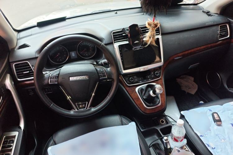 Used Haval H6 2017 Red-Label Sport Edition 1.5T Manual Two-Wheel Drive Elite Model Center Console