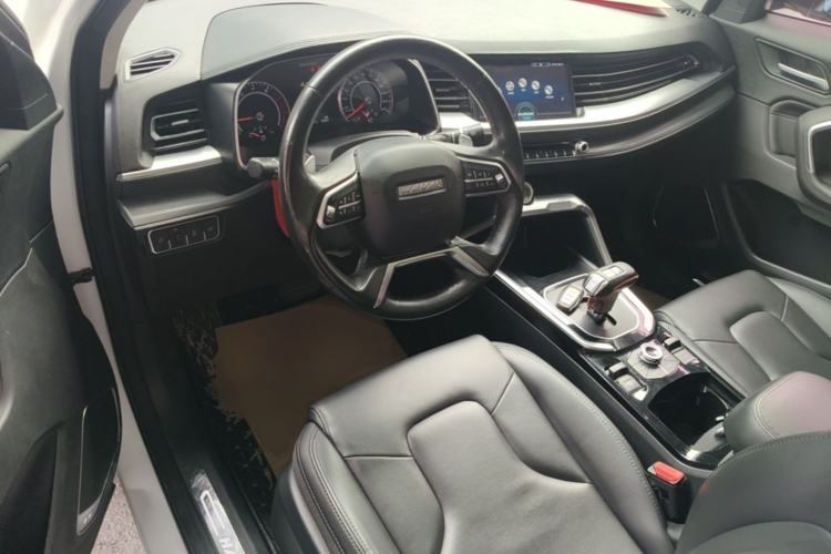 Used Haval H6 2017 Red Label 2.0T Automatic Two-Wheel Drive ZhiShang Model Center Console