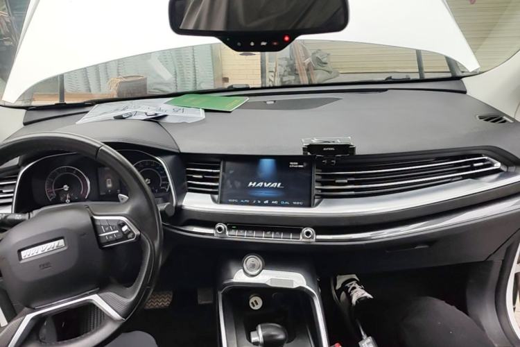 Used Haval H6 2017 Blue Label 1.5T Automatic Two-Wheel Drive ZhiShang Model Center Console