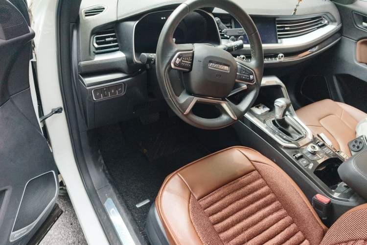 Used Haval H6 2017 Blue Label 1.5T Automatic Two-Wheel Drive Leading Plus Model Center Console