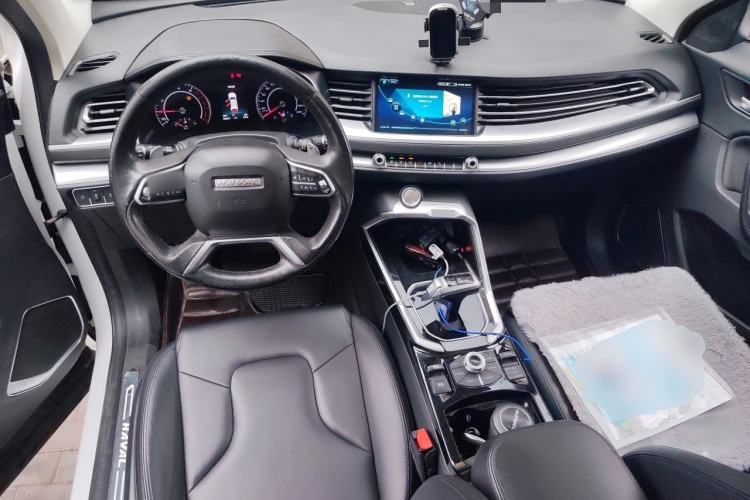 Used Haval H6 2017 Red Label 2.0T Automatic Two-Wheel Drive ZhiShang Model Center Console