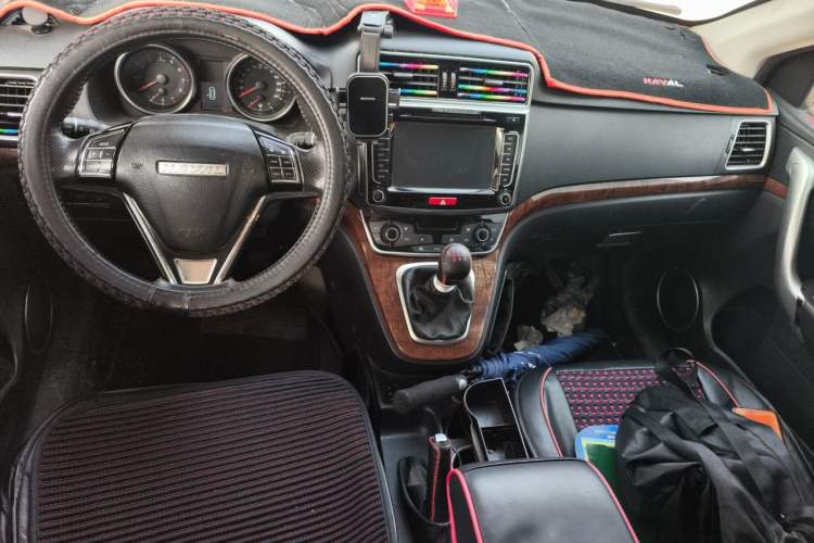 Used Haval H6 2017 Red-Label Sport Edition 1.5T Manual Two-Wheel Drive Elite Model Center Console