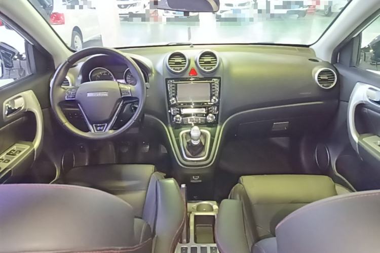 Used Haval H6 2017 Classic Edition 1.5T Manual Two-Wheel Drive Elite Model Center Console