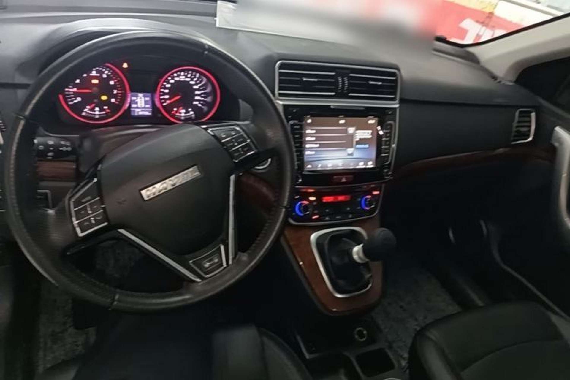 Used Haval H6 2017 Red-Label Sport Edition 1.5T Manual Two-Wheel Drive Elite Model Center Console