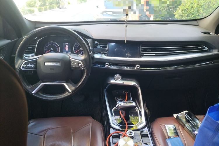 Used Haval H6 2017 Red Label 2.0T Automatic Two-Wheel Drive ZhiShang Model Center Console