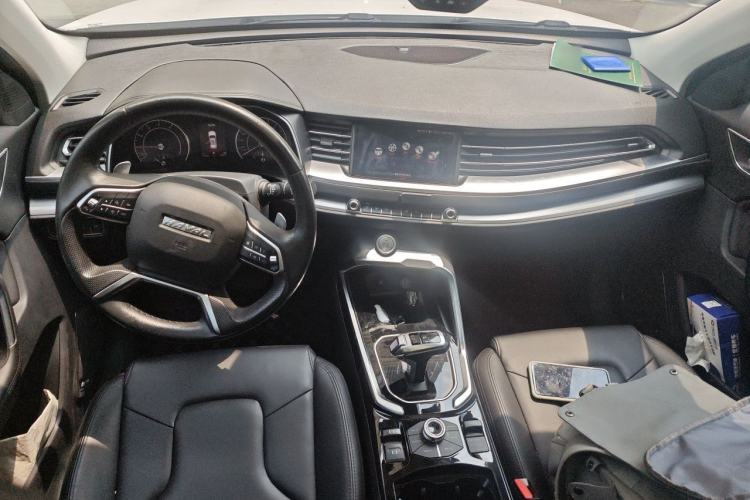Used Haval H6 2017 Red Label 2.0T Automatic Two-Wheel Drive ZhiShang Model Center Console
