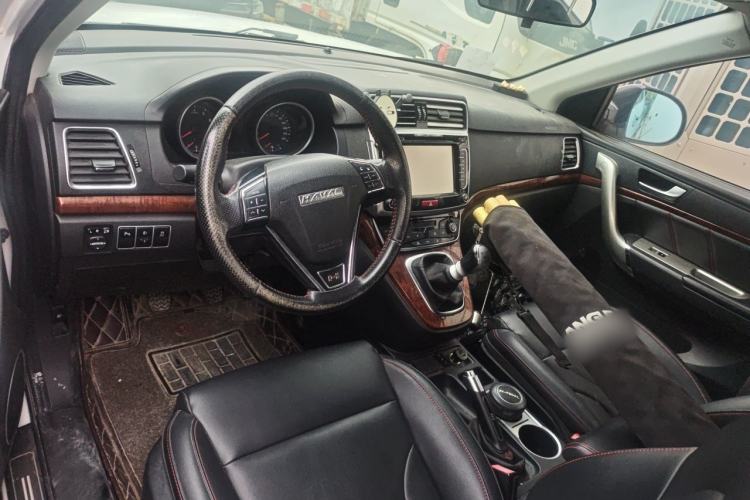 Used Haval H6 2017 Red-Label Sport Edition 1.5T Manual Two-Wheel Drive Prestige Model Center Console