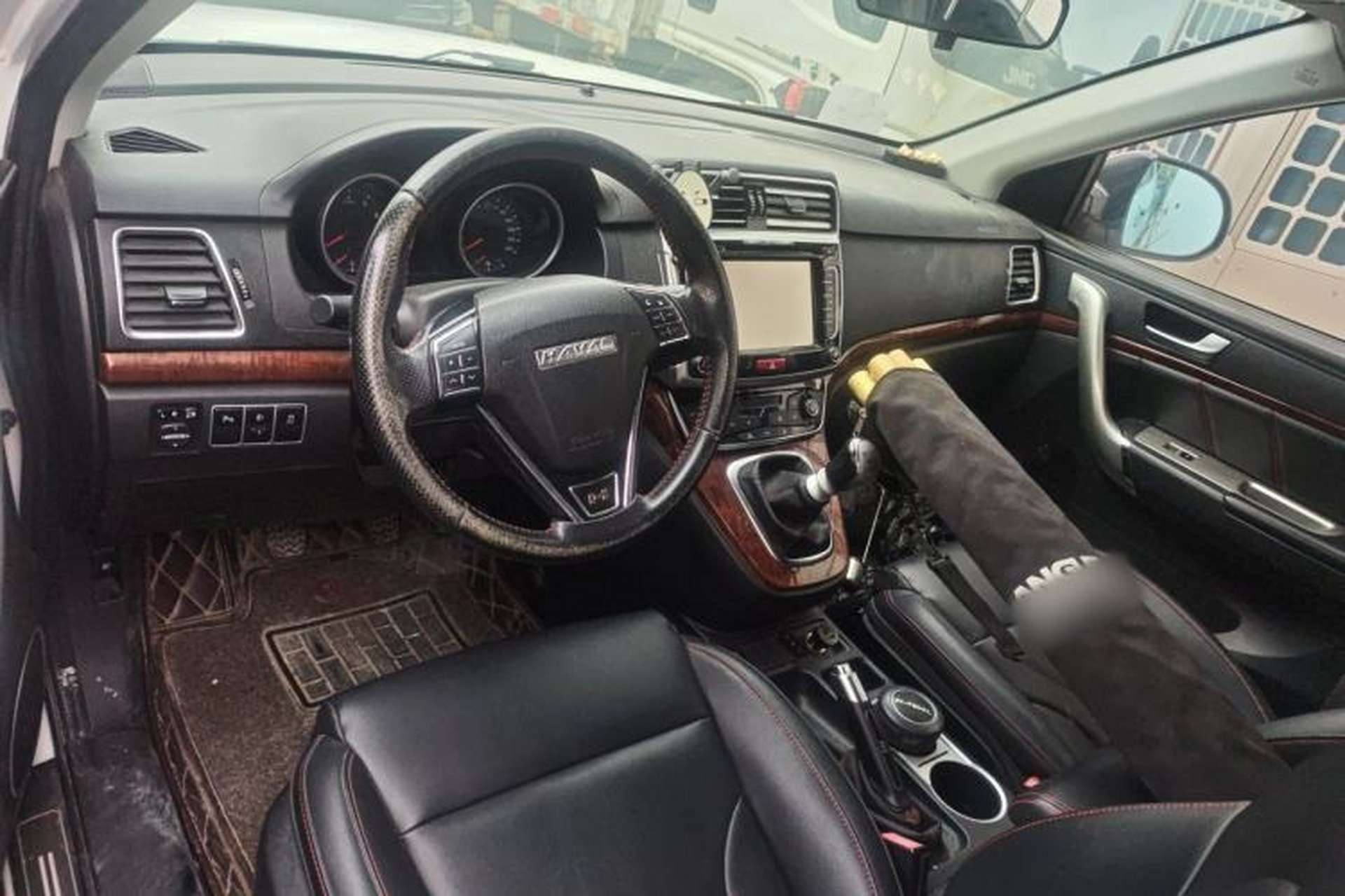 Used Haval H6 2017 Red-Label Sport Edition 1.5T Manual Two-Wheel Drive Prestige Model Center Console