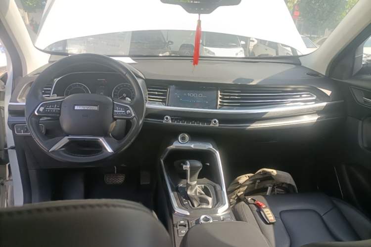 Used Haval H6 2017 Blue Label 1.5T Automatic Two-Wheel Drive ZhiShang Model Center Console