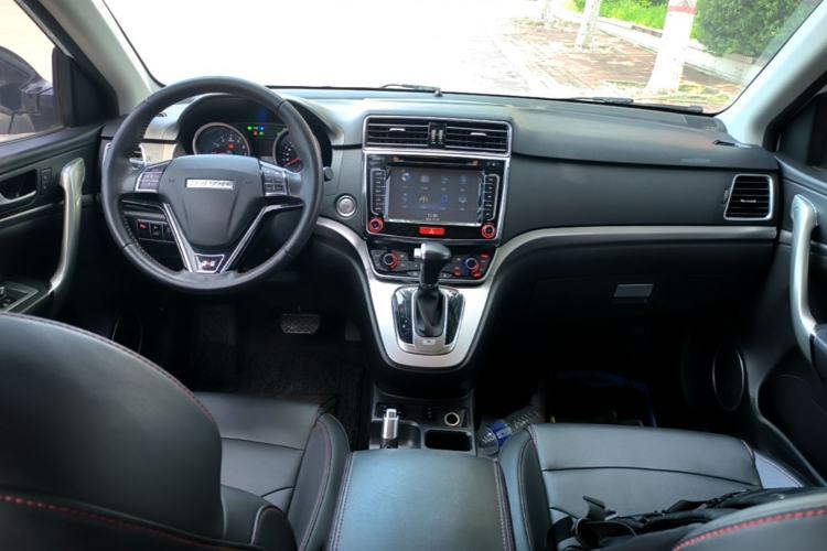 Used Haval H6 2017 Red-Label Sport Edition 1.5T Automatic Two-Wheel Drive Luxury Model Center Console
