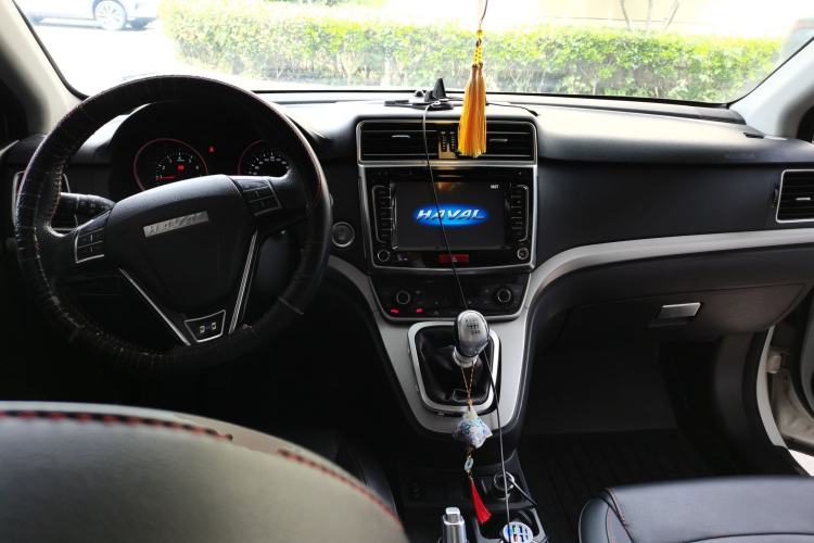 Used Haval H6 2017 Blue Label Sport Edition 1.5T Manual Two-Wheel Drive Elite Model Center Console