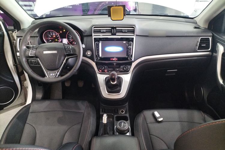 Used Haval H6 2017 Blue Label Sport Edition 1.5T Manual Two-Wheel Drive Elite Model Center Console