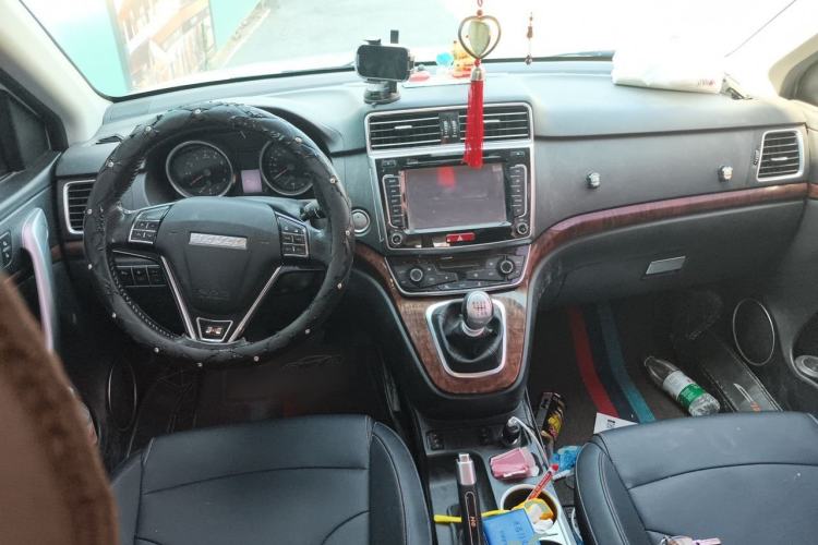 Used Haval H6 2017 Red-Label Sport Edition 1.5T Manual Two-Wheel Drive Elite Model Center Console