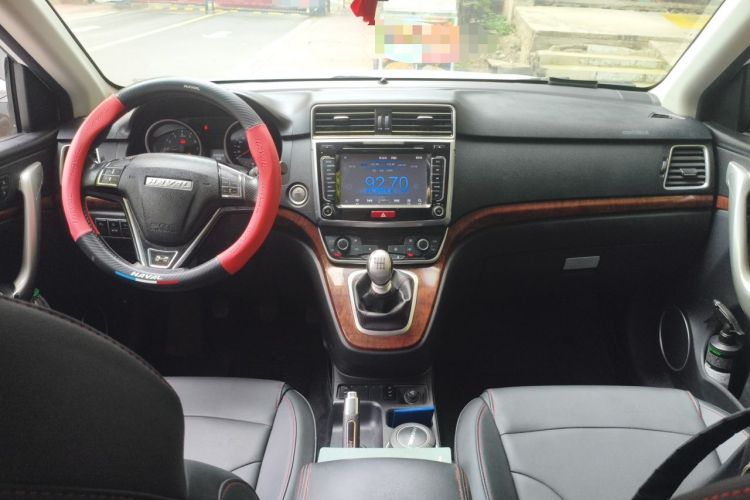 Used Haval H6 2017 Red-Label Sport Edition 1.5T Manual Two-Wheel Drive Elite Model Center Console