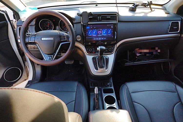 Used Haval H6 2017 Blue Label Sport Edition 1.5T Automatic Two-Wheel Drive Luxury Model Center Console