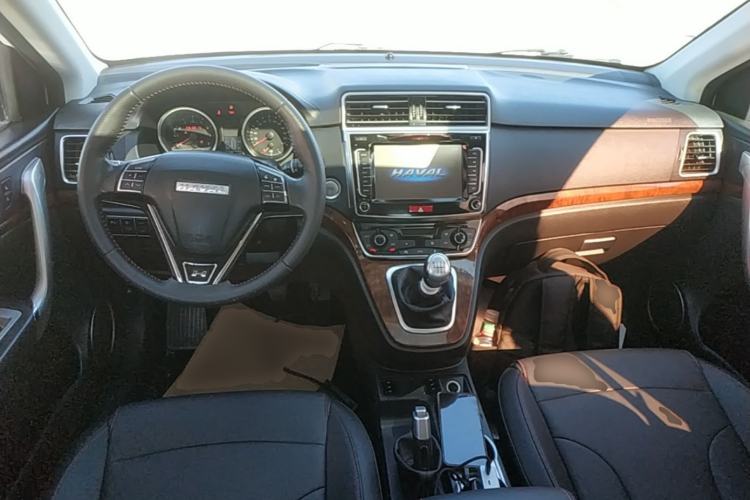 Used Haval H6 2017 Red-Label Sport Edition 1.5T Manual Two-Wheel Drive Elite Model Center Console