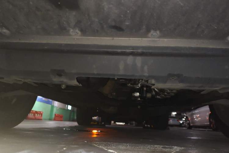 Used Haval H6 2017 Red Label 2.0T Automatic Two-Wheel Drive ZhiShang Model Chassis Front