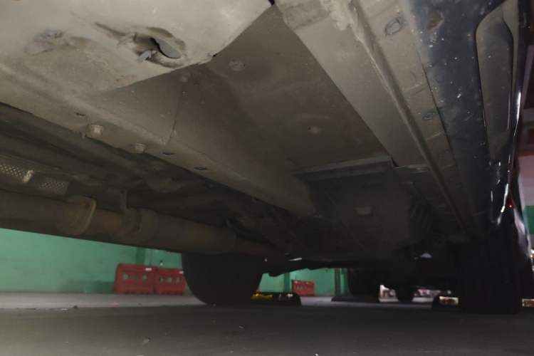Used Haval H6 2017 Red Label 2.0T Automatic Two-Wheel Drive ZhiShang Model Chassis Front Left