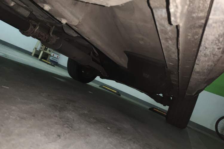 Used Haval H6 2017 Red Label 2.0T Automatic Two-Wheel Drive ZhiShang Model Chassis Front Left