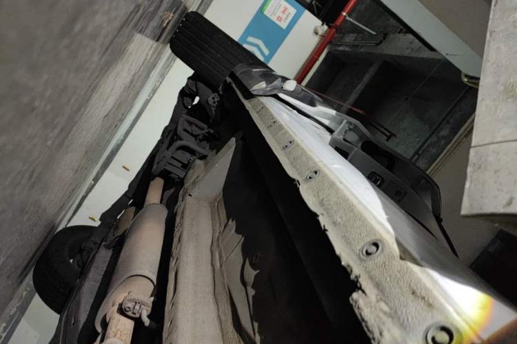 Used Haval H6 2017 Red Label 2.0T Automatic Two-Wheel Drive ZhiShang Model Chassis Front Right