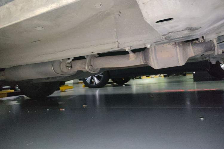 Used Haval H6 2017 Red Label 2.0T Automatic Two-Wheel Drive ZhiShang Model Chassis Front Right