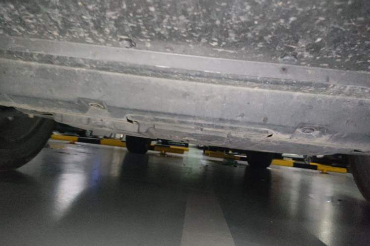 Used Haval H6 2017 Red Label 2.0T Automatic Two-Wheel Drive ZhiShang Model Chassis Front