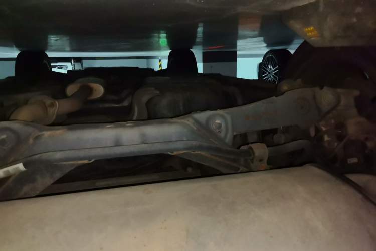 Used Haval H6 2017 Blue Label 1.5T Automatic Two-Wheel Drive ZhiShang Model Chassis Rear