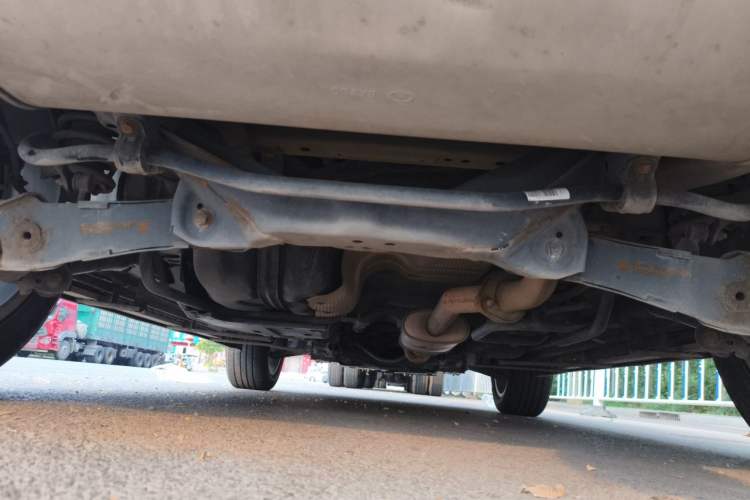 Used Haval H6 2017 Red Label 2.0T Automatic Two-Wheel Drive ZhiShang Model Chassis Rear