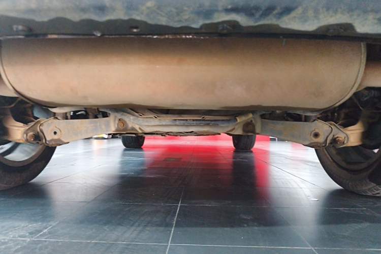 Used Haval H6 2017 Red Label 2.0T Automatic Two-Wheel Drive ZhiShang Model Chassis Rear