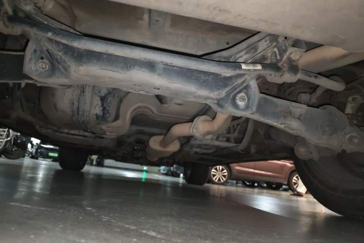 Used Haval H6 2017 Blue Label 1.5T Automatic Two-Wheel Drive ZhiShang Model Chassis Rear