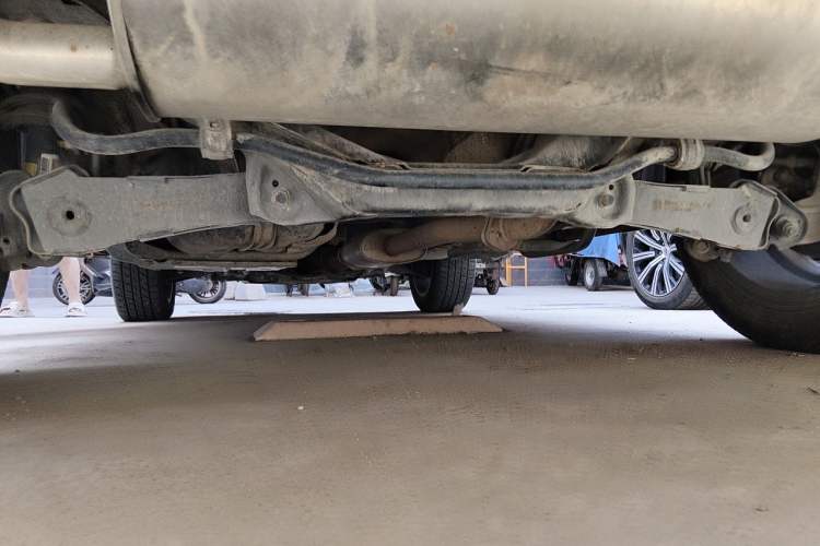 Used Haval H6 2017 Red-Label 1.3T Automatic Two-Wheel Drive ZhiShang Model Chassis Rear