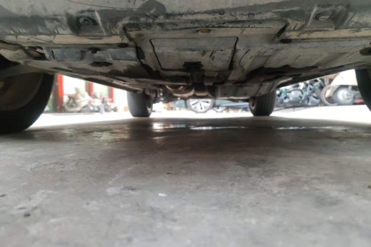 Used Haval H6 2017 Red Label 2.0T Automatic Two-Wheel Drive ZhiShang Model Chassis Rear