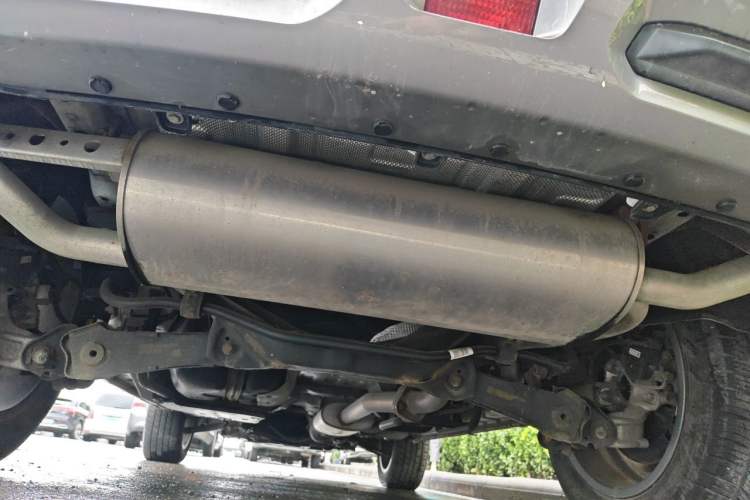 Used Haval H6 2017 Red Label 2.0T Automatic Two-Wheel Drive ZhiShang Model Chassis Rear