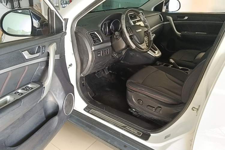 Used Haval H6 2017 Red-Label Sport Edition 1.5T Automatic Two-Wheel Drive Luxury Model Driver Seat