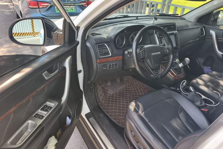Used Haval H6 2017 Red-Label Sport Edition 1.5T Manual Two-Wheel Drive Elite Model Driver Seat