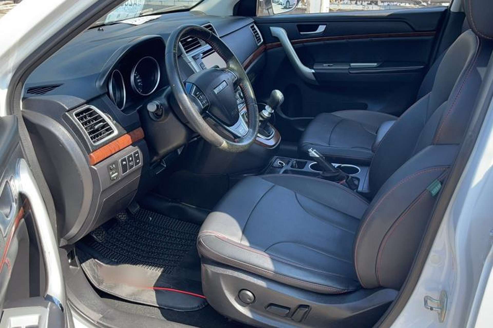 Used Haval H6 2017 Red-Label Sport Edition 1.5T Manual Two-Wheel Drive Elite Model Driver Seat
