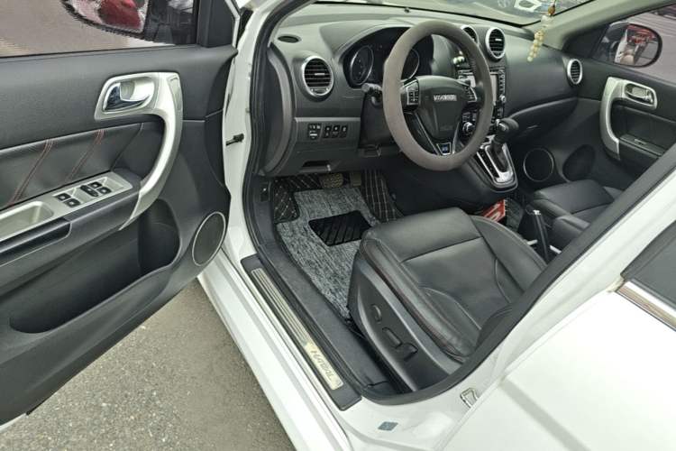 Used Haval H6 2017 Classic Edition 1.5T Automatic Two-Wheel Drive Elite Model Driver Seat