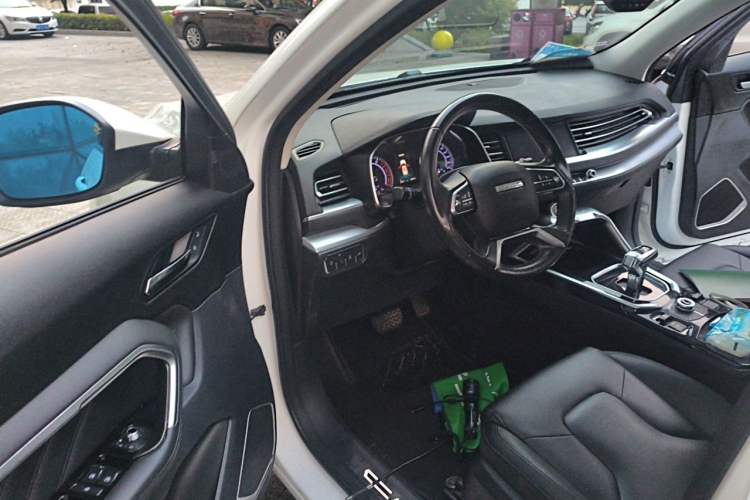 Used Haval H6 2017 Blue Label 2.0T Automatic Two-Wheel Drive Smart Edition Driver Seat