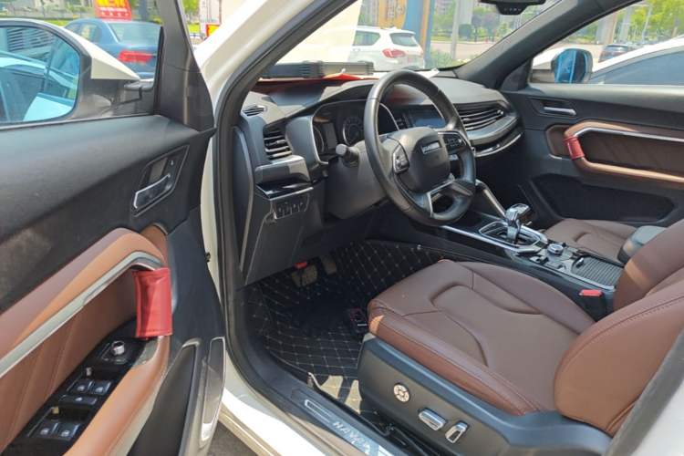 Used Haval H6 2017 Blue Label 2.0T Automatic Two-Wheel Drive Smart Edition Driver Seat