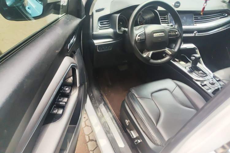 Used Haval H6 2017 Blue Label 1.5T Automatic Two-Wheel Drive ZhiShang Model Driver Seat