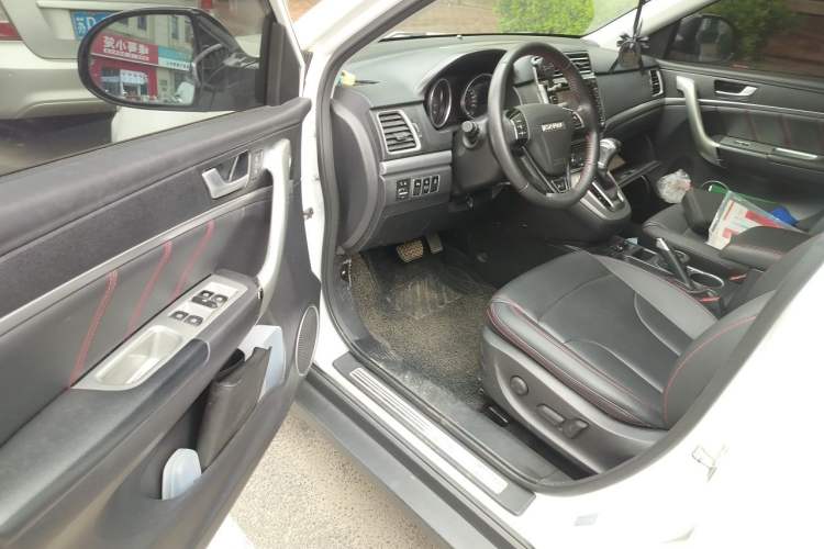 Used Haval H6 2017 Red-Label Sport Edition 1.5T Automatic Two-Wheel Drive Luxury Model Driver Seat