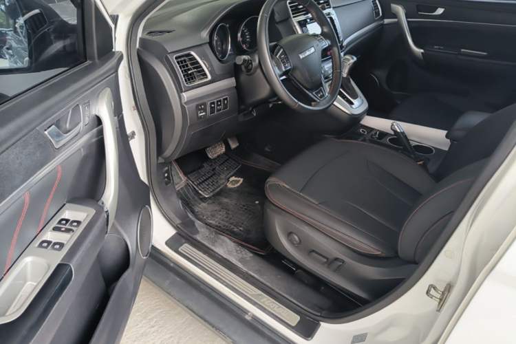 Used Haval H6 2017 Red-Label Sport Edition 1.5T Automatic Two-Wheel Drive Luxury Model Driver Seat