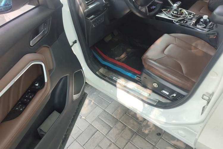 Used Haval H6 2017 Blue Label 2.0T Automatic Two-Wheel Drive Leading Model Driver Seat
