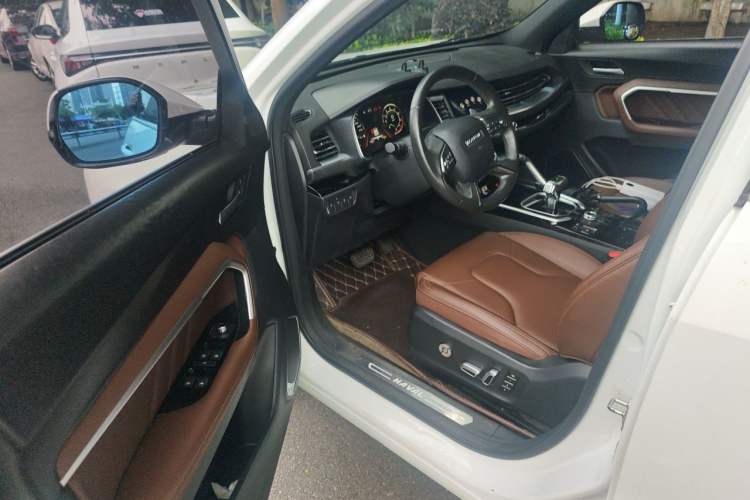 Used Haval H6 2017 Blue Label 2.0T Automatic Two-Wheel Drive Leading Model Driver Seat